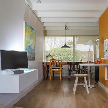 For 6 In Sint Maartenszee *