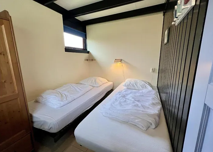 Feriehus For 6 In Sint Maartenszee