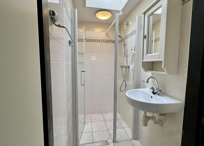 For 6 In Sint Maartenszee *