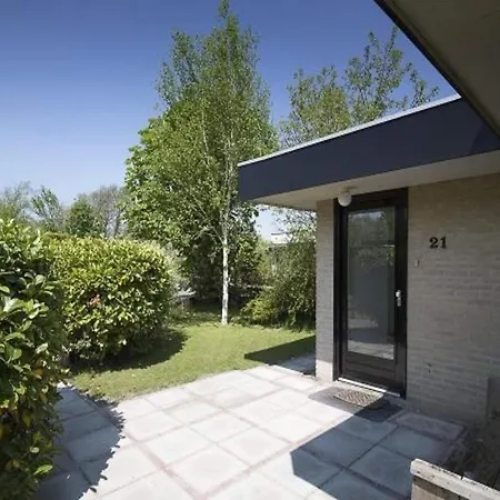 For 6 In Sint Maartenszee *