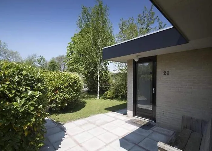 For 6 In Sint Maartenszee *