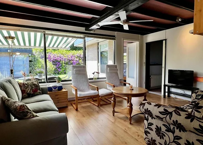 For 6 In Sint Maartenszee *