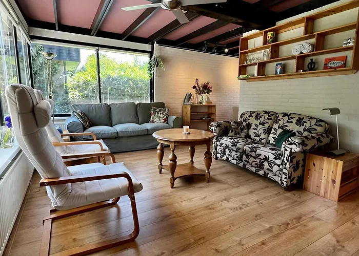 Hébergement de vacances For 6 In Sint Maartenszee Sint Maartensvlotbrug