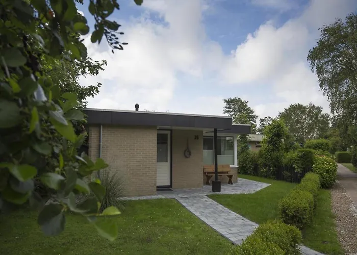 For 6 In Sint Maartenszee *